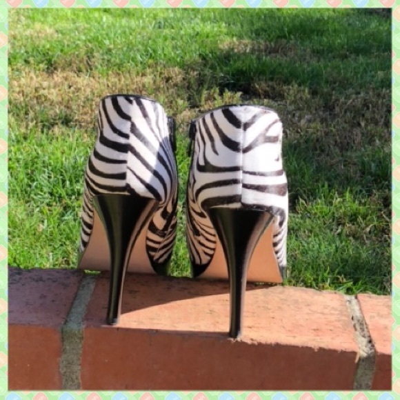 Steve Madden Lipstik 2 Bootiie just lowered 😀 - Picture 5 of 6